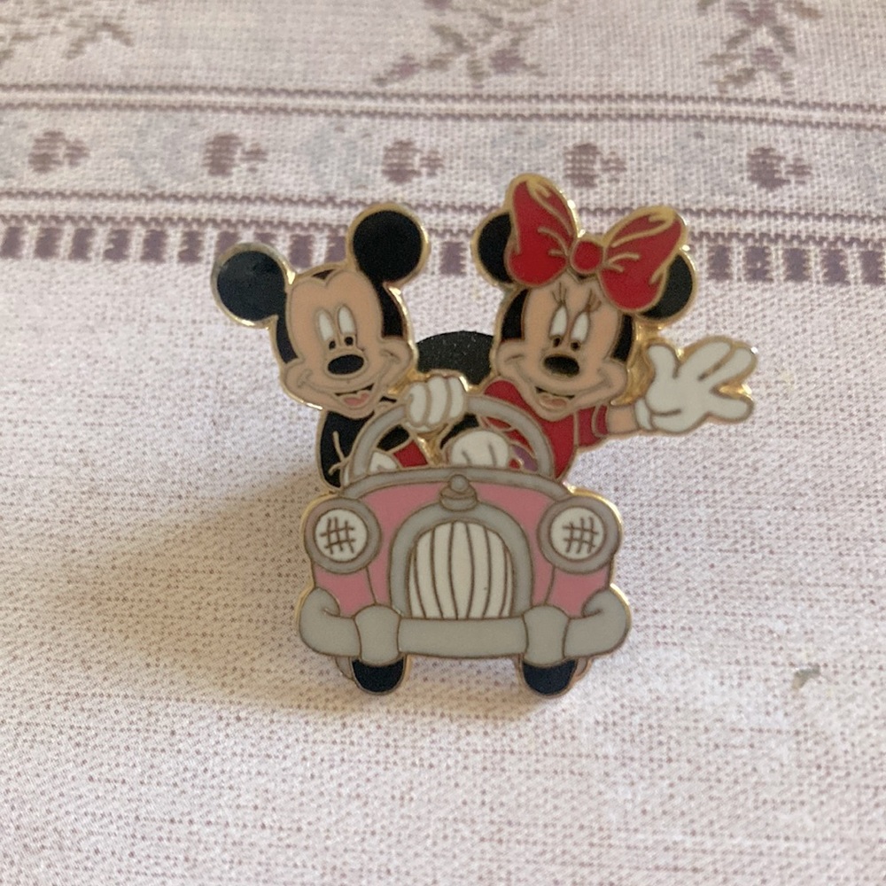 Disney Minnie and Mickey Mouse pin